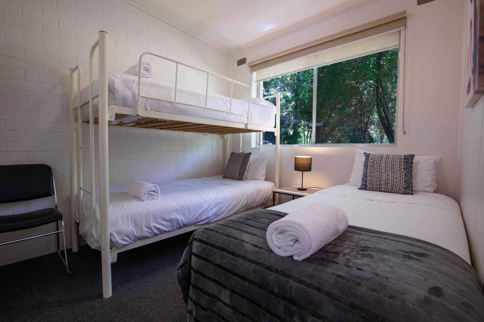 Adina Lodge Holiday Apartments Bright Zimmer foto